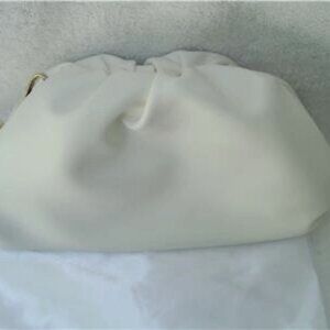 NEW AUTHENTIC UNDERSTATED LEATHER WHITE LEATHER COSMETIC CASE W/DUSTBAG …